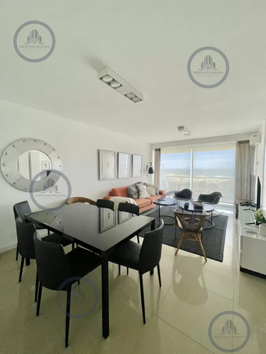 Apartamento Frente Al Mar De 3 Dormitorios Y Parrillero En Venta, Playa Brava