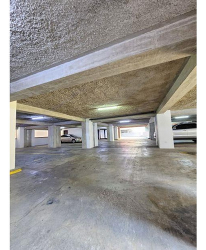 En Venta Penthouse En Res. La Tahona Baruta