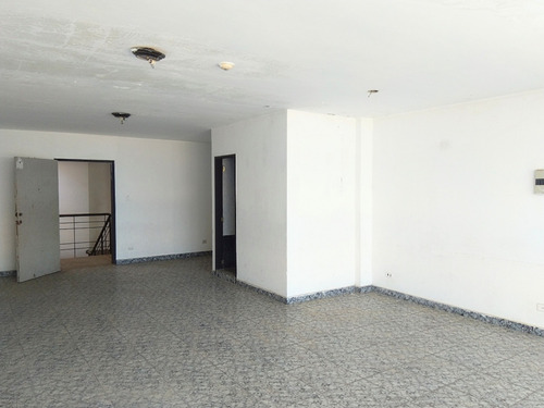 Edificio Local Comercial En Venta En Caraballeda, La Guaira 1200m2 4niveles 15pe (cbe)