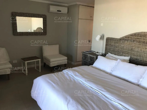 Apartamento De Tres Dormitorios En Península Venta