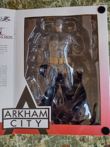Batman Arkham City The Dark Knight Returns Play Arts Kai (Usado)