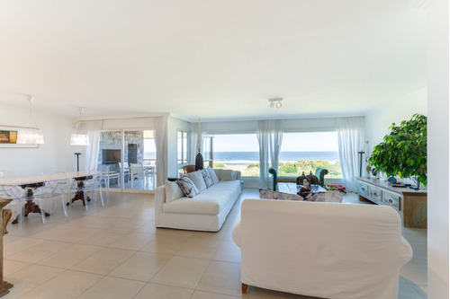 Apartamento En Venta De 4 Dormitorios En Playa Brava (ref: Lij-6225)