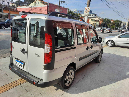 Imagem 5 de 9 de Fiat Doblò 1.8 Mpi Essence 7l 16v Flex 4p Manual