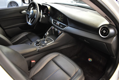 Imagen 18 de 25 de Alfa Romeo Giulia 2.0 200cv 200 Distinctive