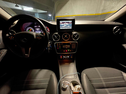 Imagen 12 de 13 de Mercedes-benz Clase A 1.6 A 200 At Urban 156cv Impecable