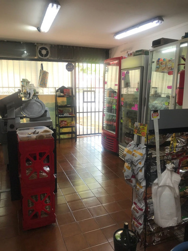 Imagen 4 de 12 de Almacén Sexta Sección Mendoza