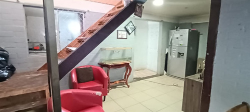 Casa En Venta De 5 Dorm. En Quilicura