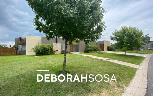 Imagen 2 de 23 de Casa En Venta - El Cantón