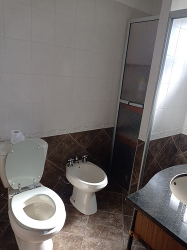 Excelente Casa , Con Renta, 3 Dormitorios, Garajes Y Barbacoas - La Paz