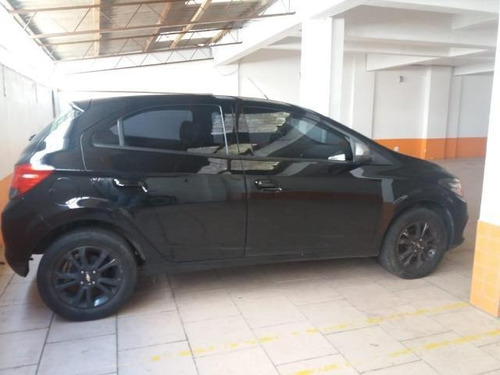 Chevrolet Onix 2015 1.0 Seleção 5p