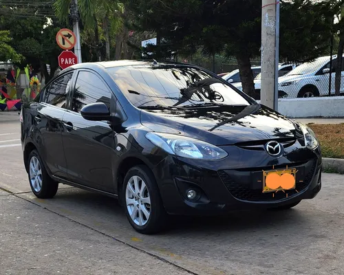 Mazda 2 Sedán 1.5 Aut. 2011