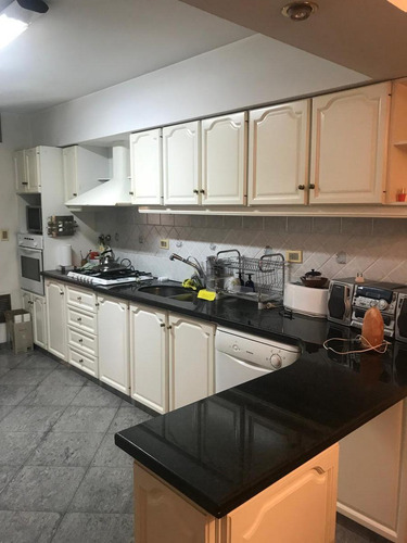Imagen 8 de 23 de Inmenso Departamento 4 Dormitorios Enfrente A La Plaza General Lopez A Pasos Av.pellegrini