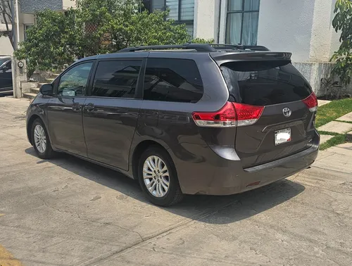 Toyota Sienna 3.5 Xle V6/ Qc At