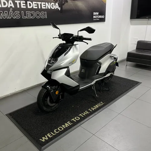 Cf Moto Zeeho Ae8+