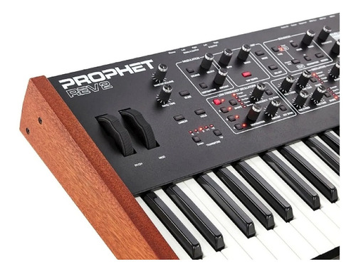 Sintetizador Sequential Prophet Rev2 De 8 Voces