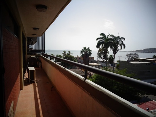 Imagen 13 de 17 de Hermosa Vista Al Mar, Totalmente Remodelado