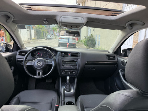 Volkswagen Jetta 2.0 Comfortline Flex 4p Automática