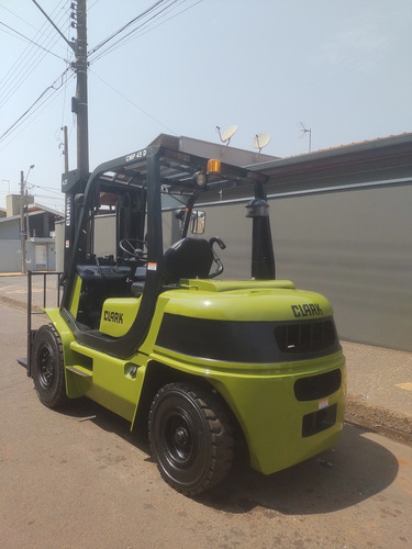 Empilhadeira Clark 4,5t * Diesel Com Deslocador * 2009