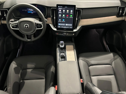 Volvo XC90 2.0 T8 Plus Recharge (Plug-In) 5P Hibrido