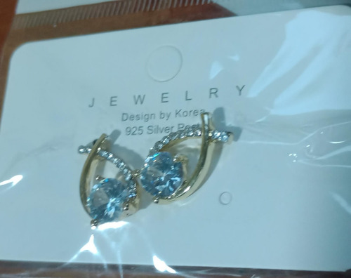 Aretes Tuerca Cristal Con Forma Lagrima Cola Pez