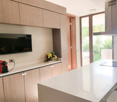 Departamento En Venta De 3 Dorm. En Lo Barnechea