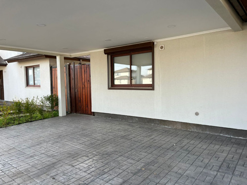 Casa En Arriendo, Parque El Avellano, Las Rastras