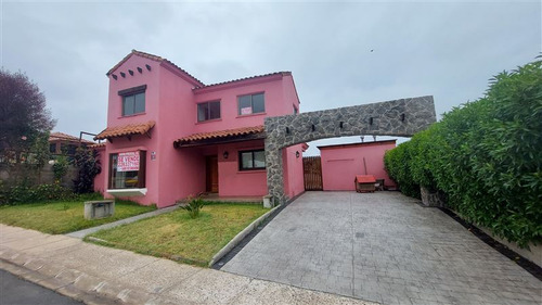 Casa En Venta De 3 Dorm. En Quintero