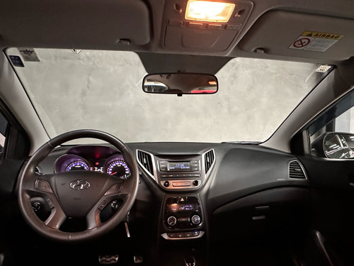 Hyundai HB20X 1.6 16V PREMIUM FLEX 4P AUTOMÁTICO