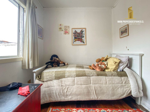 Los Orientes Vende Amplia Casa 4d 3b Pasaje Cerrado Viña