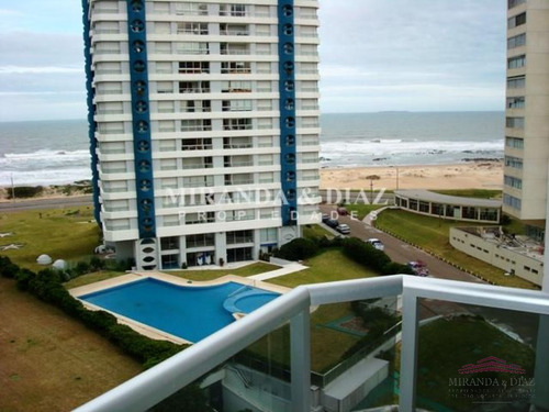 Frente Al Mar.playa Brava.- Ref: 129