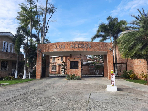 Imagen 1 de 14 de Townhouse En Venta En Guataparo
