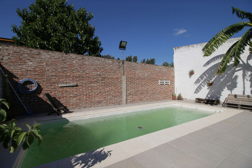 Casa Venta Parque Pileta Y Galpón Lomas De Zamora