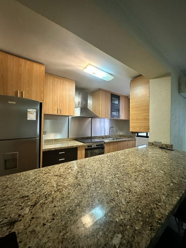 Apartamento En Alquiler, Urb. San Isidro. Ag7856