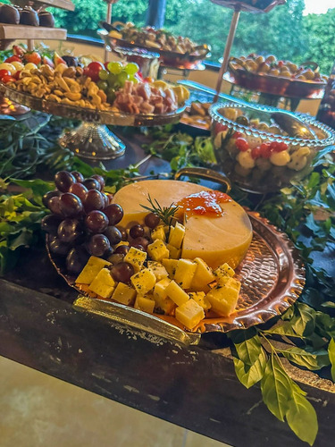 Bandeja De Cobre Com Alça Dourada M - 39,5 Cm De Diâmetro
