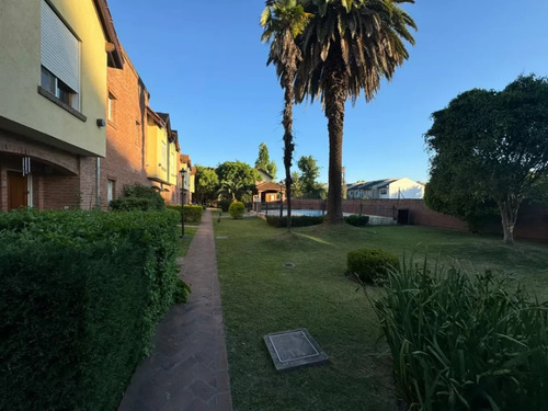 Tríplex En Barrio Cerrado En San Miguel