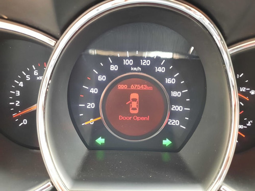 Imagen 11 de 13 de Kia Rio 2017 1.6 Sedan Ex Mt
