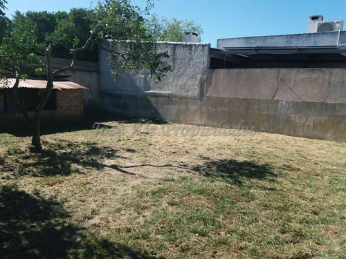 En Venta Casa En Esquina A Pasos De Todo, Colonia