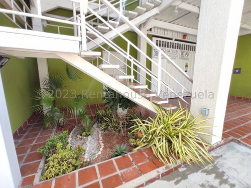 Edificio En Alquiler El Hipodromo, Maracay 24-