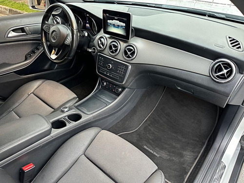 Mercedes-Benz Classe GLA 1.6 Style Turbo Flex 5p