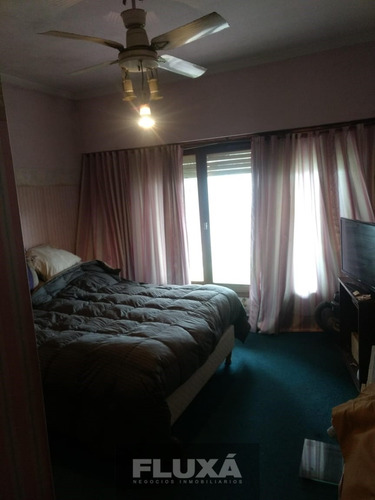 Venta Chalet 6 Ambientes Con Pileta