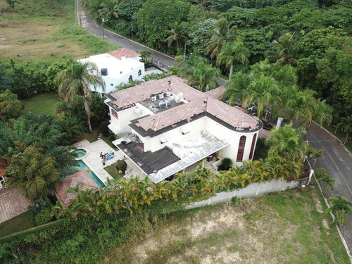 Vendo Majestuosa Mansión En Arroyo Hondo, Distrito Nacional, Santo Domingo, República Dominicana