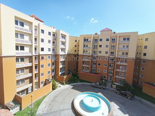 Apartamento En Venta En Intercomunal Turmero Res. Los Roques 24-14363 Mvs