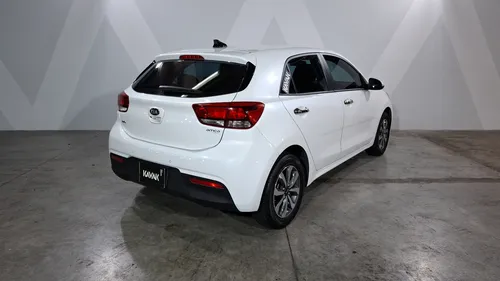 Kia Rio 1.6 EX AUTO