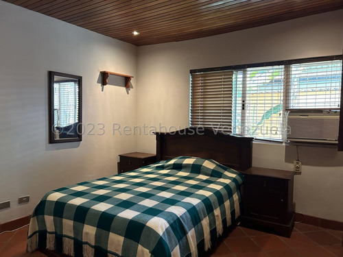 Casa En Venta En Macaracuay Caracas Calle Cerrada Piscina Parrillera Jacuzzi
