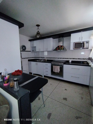 Beraca 001 Venta Casa Avenida Principal El Castaño, Maracay.