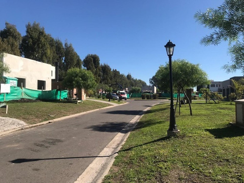 Lote En Venta De 515 M2 En Santa Elena, Pilar Del Este