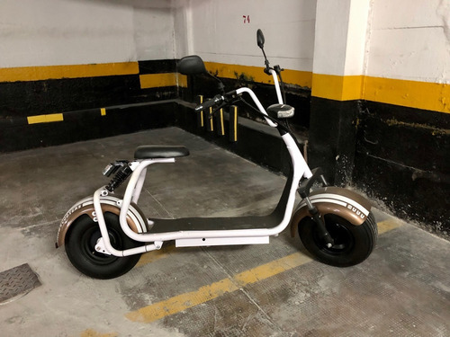 Imagem 3 de 9 de Scooter Elétrica