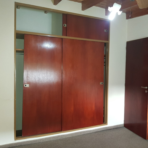 Cantisano Propiedades Vende Excelente Duplex Con Cochera Doble En 68 E 30 Y 31!!!