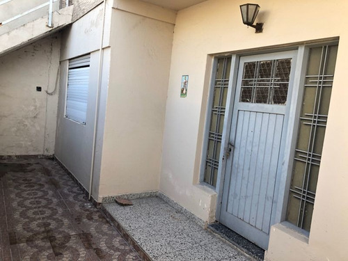 Imagen 1 de 13 de Casa En Venta En Caseros