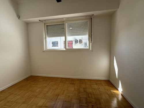 Departamento De 3 Ambientes Sobre Avellaneda En Floresta